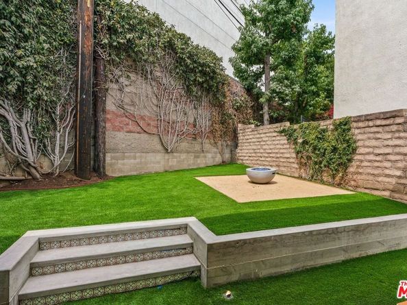 8587 Rugby Drive, West Hollywood CA 90069