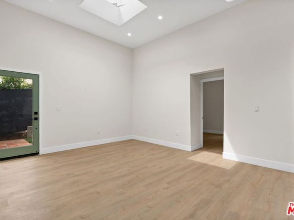 8587 Rugby Drive, West Hollywood CA 90069