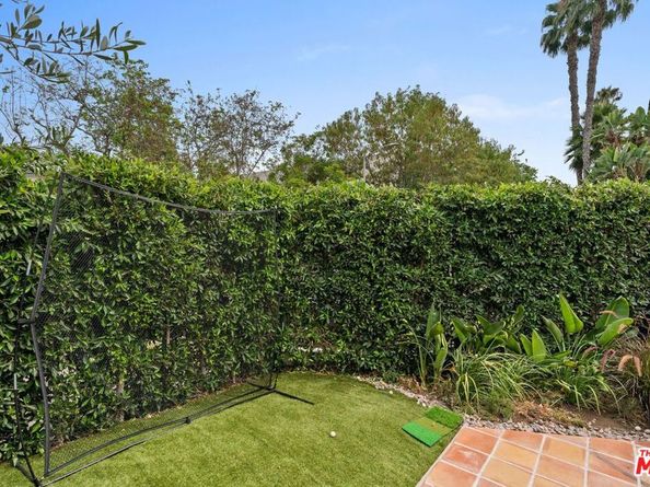 8587 Rugby Drive, West Hollywood CA 90069