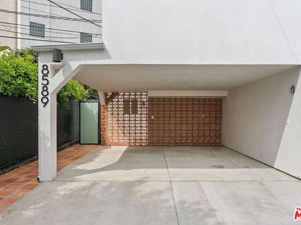 8587 Rugby Drive, West Hollywood CA 90069