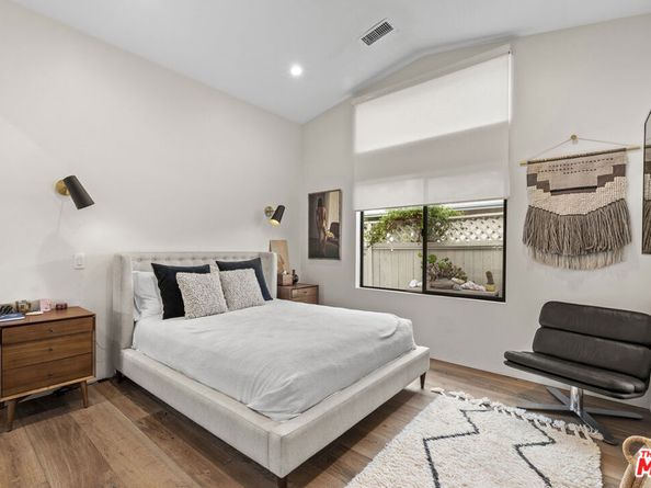 2652 Byron Place, Los Angeles CA 90046
