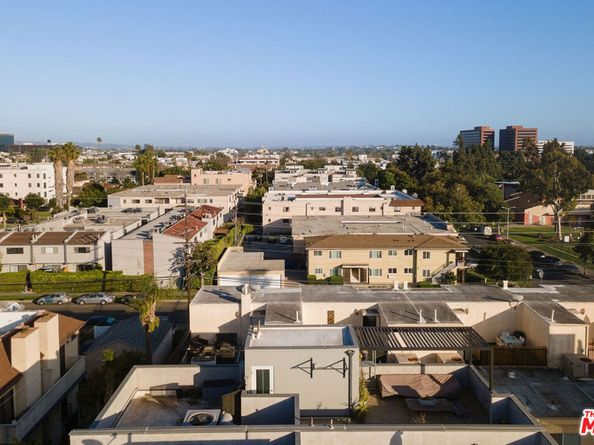 1752 Stoner Avenue, Los Angeles CA 90025