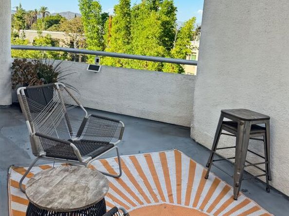 326 Westminster Avenue 404, Los Angeles CA 90020