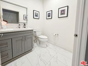 326 Westminster Avenue 404, Los Angeles CA 90020