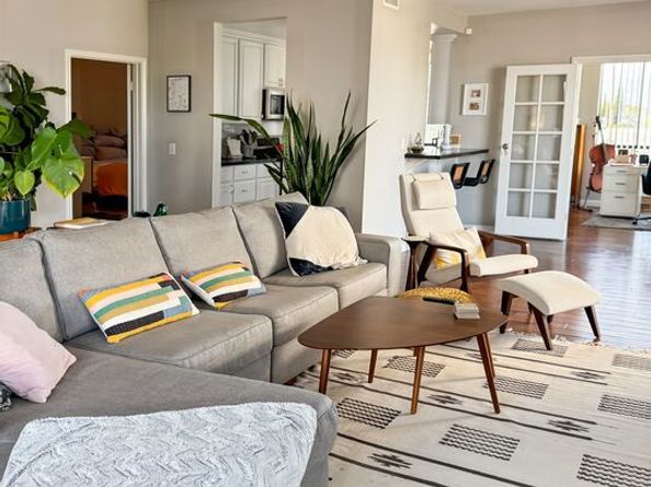 326 Westminster Avenue 404, Los Angeles CA 90020