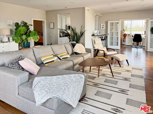 326 Westminster Avenue 404, Los Angeles CA 90020