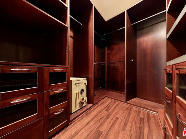 8835 Evanview Drive, Los Angeles CA 90069