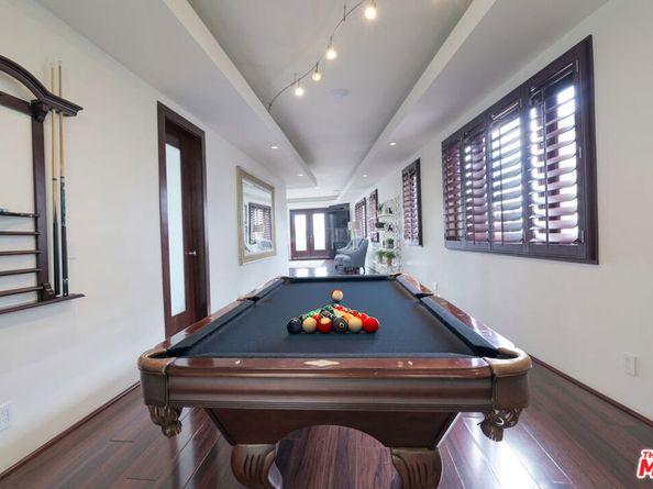 8835 Evanview Drive, Los Angeles CA 90069