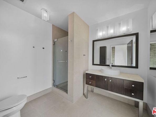 1100 S Hope Street 1501, Los Angeles CA 90015