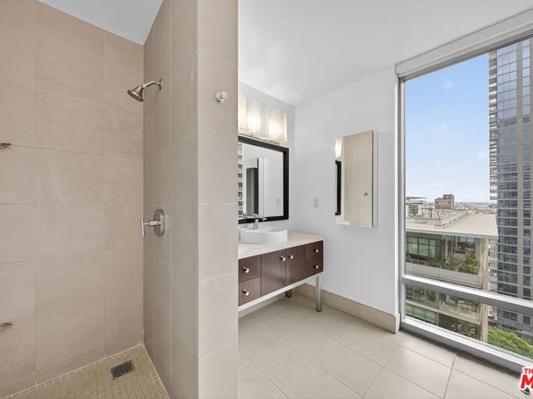 1100 S Hope Street 1501, Los Angeles CA 90015