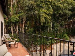 2246 N Edgemont Street, Los Angeles CA 90027