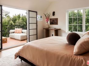 2246 N Edgemont Street, Los Angeles CA 90027