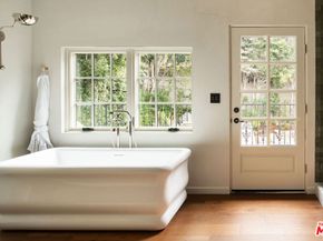 2246 N Edgemont Street, Los Angeles CA 90027