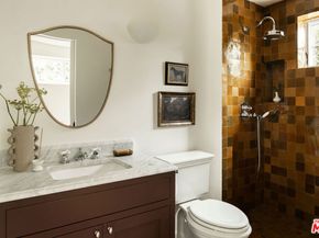2246 N Edgemont Street, Los Angeles CA 90027