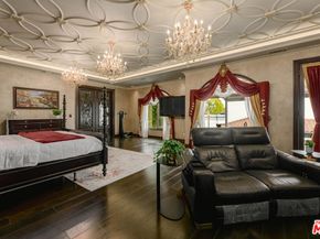 4705 Los Feliz Boulevard, Los Angeles CA 90027