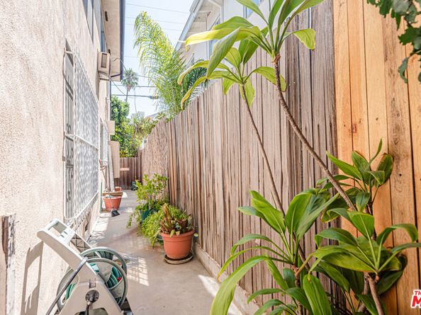 432 S Sherbourne Drive, Los Angeles CA 90048