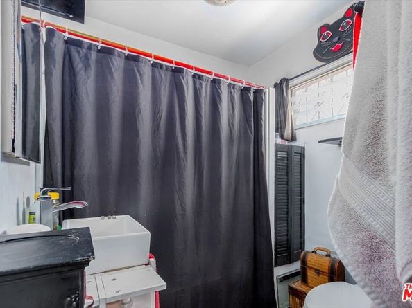 3115 Curts Avenue, Los Angeles CA 90034