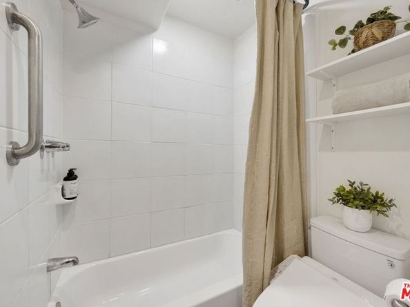 1351 N Orange Drive 106, Los Angeles CA 90028