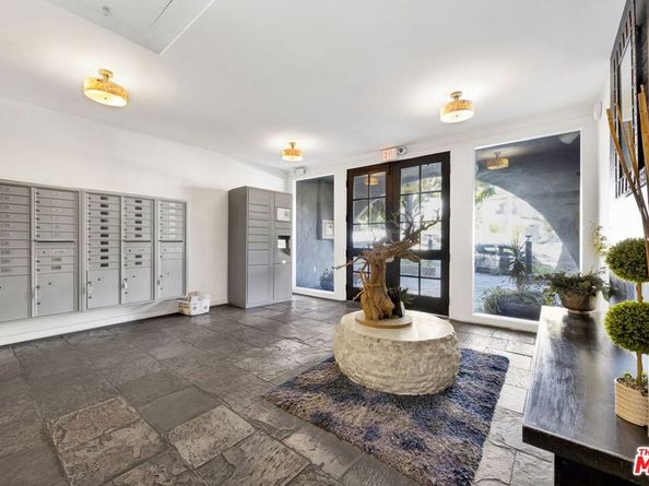 1351 N Orange Drive 106, Los Angeles CA 90028