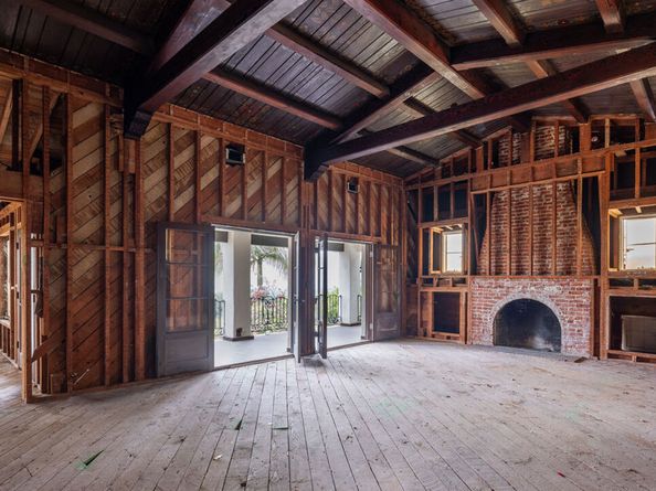 7464 Hillside Avenue, Los Angeles CA 90046