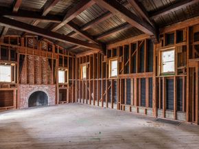 7464 Hillside Avenue, Los Angeles CA 90046