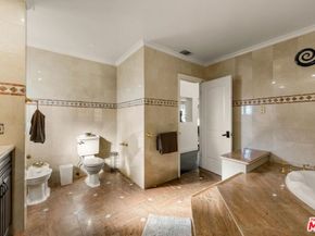 828 S Sunset Canyon Drive, Burbank CA 91501