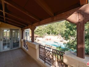 828 S Sunset Canyon Drive, Burbank CA 91501