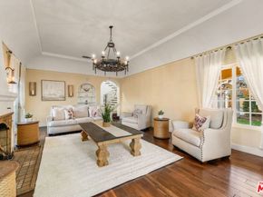 828 S Sunset Canyon Drive, Burbank CA 91501