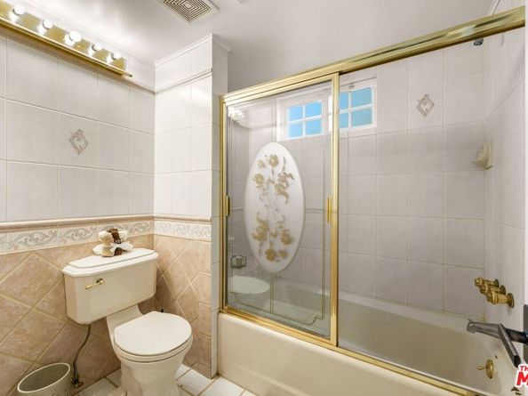 828 S Sunset Canyon Drive, Burbank CA 91501