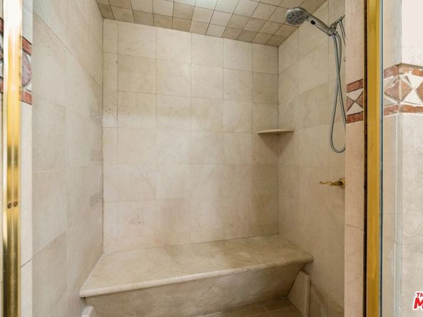 828 S Sunset Canyon Drive, Burbank CA 91501