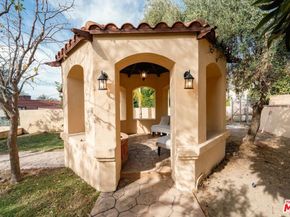 828 S Sunset Canyon Drive, Burbank CA 91501