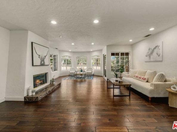 828 S Sunset Canyon Drive, Burbank CA 91501