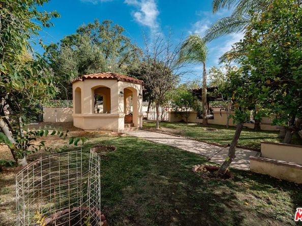 828 S Sunset Canyon Drive, Burbank CA 91501