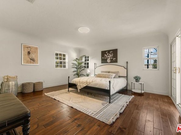 828 S Sunset Canyon Drive, Burbank CA 91501