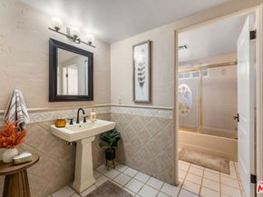 828 S Sunset Canyon Drive, Burbank CA 91501