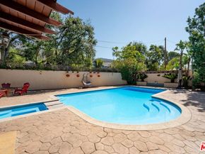 828 S Sunset Canyon Drive, Burbank CA 91501