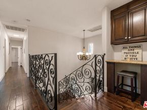 828 S Sunset Canyon Drive, Burbank CA 91501