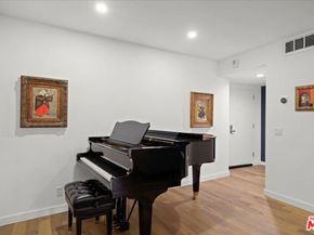 7250 Franklin Avenue 101, Los Angeles CA 90046