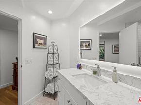 7250 Franklin Avenue 101, Los Angeles CA 90046