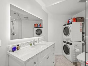 7250 Franklin Avenue 101, Los Angeles CA 90046