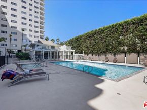 7250 Franklin Avenue 101, Los Angeles CA 90046