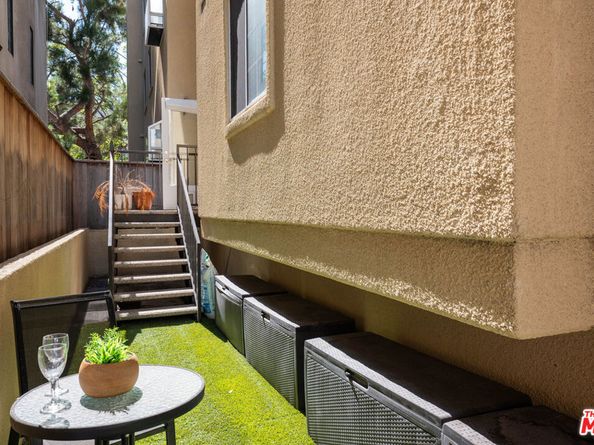 146 S Clark Drive 101, West Hollywood CA 90048