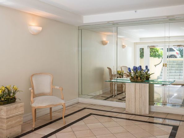 146 S Clark Drive 101, West Hollywood CA 90048