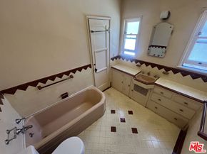 2419 23rd Street, Santa Monica CA 90405