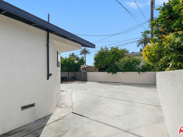 2821 S Sycamore Avenue, Los Angeles CA 90016