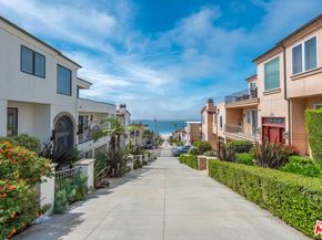 3204 Crest Drive, Manhattan Beach CA 90266
