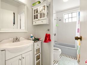 960 N Micheltorena Street, Los Angeles CA 90026