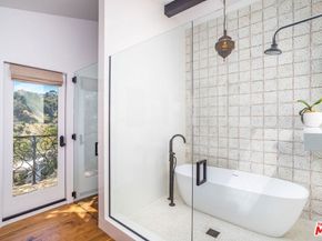 8148 Mannix Drive, Los Angeles CA 90046