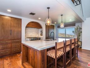 8148 Mannix Drive, Los Angeles CA 90046