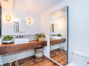 8148 Mannix Drive, Los Angeles CA 90046